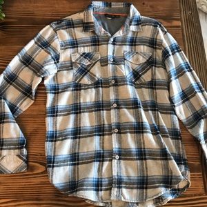 Men’s casual grey and blue button down flannel